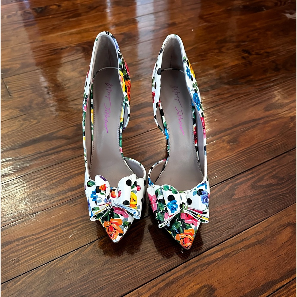 Super cute Betsey Johnson heels